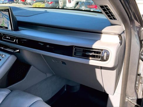 Used 2021 Lincoln Aviator Reserve w/ Equipment Group 201A image 17