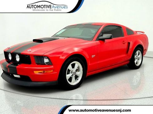 Used 2009 Ford Mustang GT RWD image 1