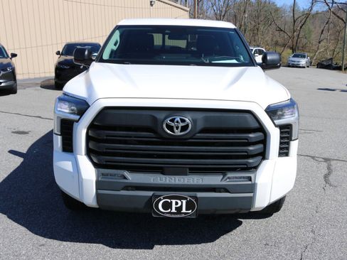 Used 2022 Toyota Tundra SR5 w/ SR5 Premium Package image 11