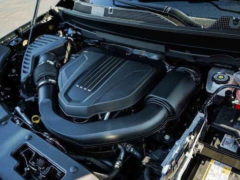 New 2026 Chevrolet Traverse Z71 w/ Enhanced Driving Package image 7