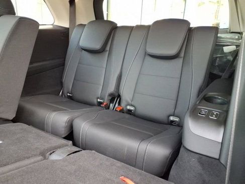 New 2026 Mercedes-Benz GLS 450 4MATIC image 18