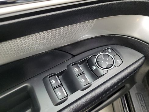 Used 2017 Ford Explorer XLT AWD/4WD image 27