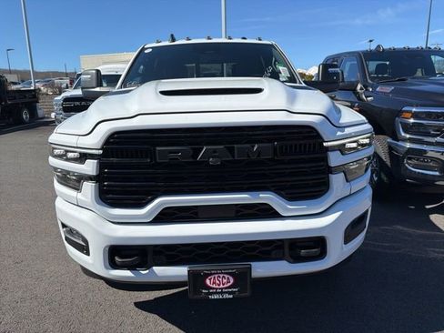 New 2026 RAM 3500 Laramie AWD/4WD image 7
