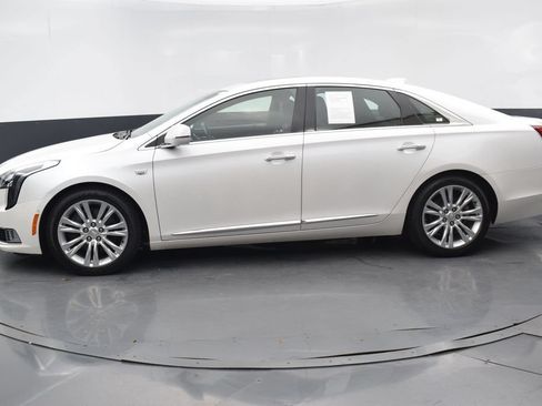 Used 2019 Cadillac XTS Luxury w/ Driver Awareness Package FWD image 2