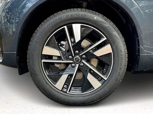 New 2026 Volvo XC60 B5 Core w/ Protection Package Premier AWD/4WD image 12