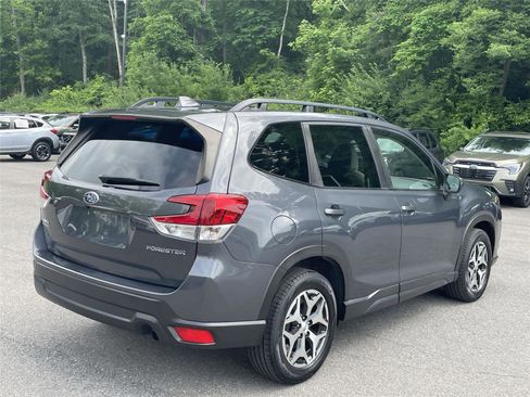 Certified 2023 Subaru Forester Premium AWD/4WD image 5