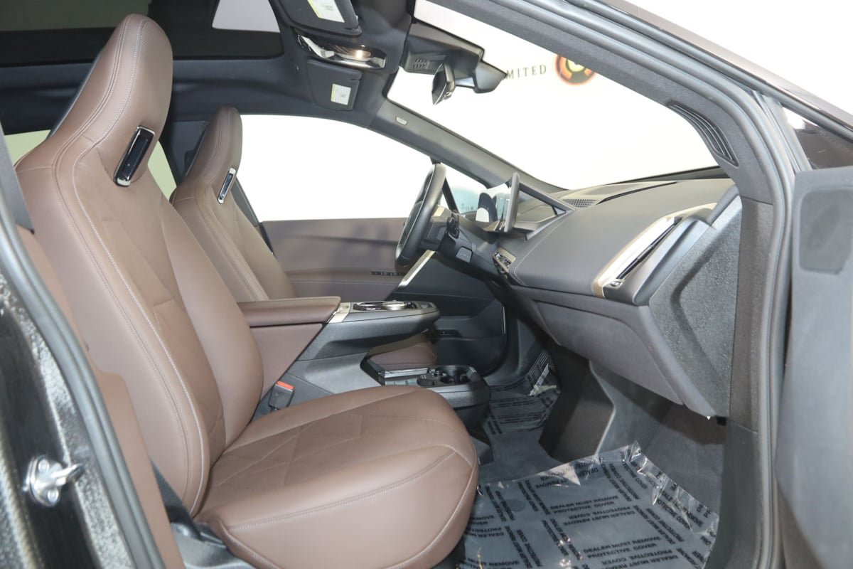 Used 2023 BMW iX xDrive50 AWD/4WD image 13