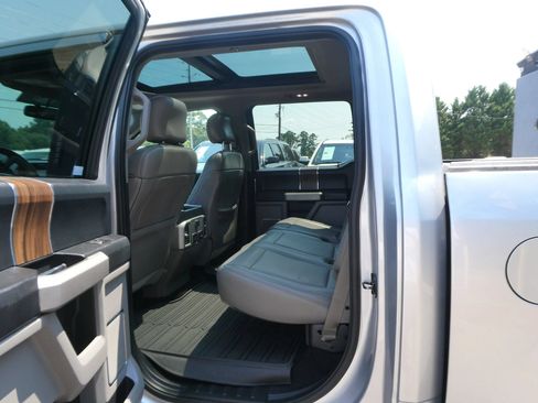 Used 2017 Ford F150 Lariat w/ Equipment Group 501A Mid AWD/4WD image 32