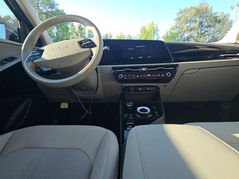 Certified 2023 Kia Niro Wind FWD image 14