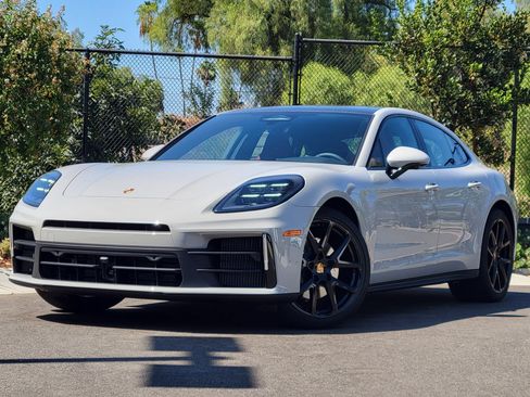 New 2026 Porsche Panamera 4 AWD/4WD image 1