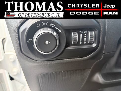 Used 2019 Jeep Wrangler Unlimited Sahara AWD/4WD image 16