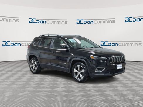 Used 2019 Jeep Cherokee Limited image 2
