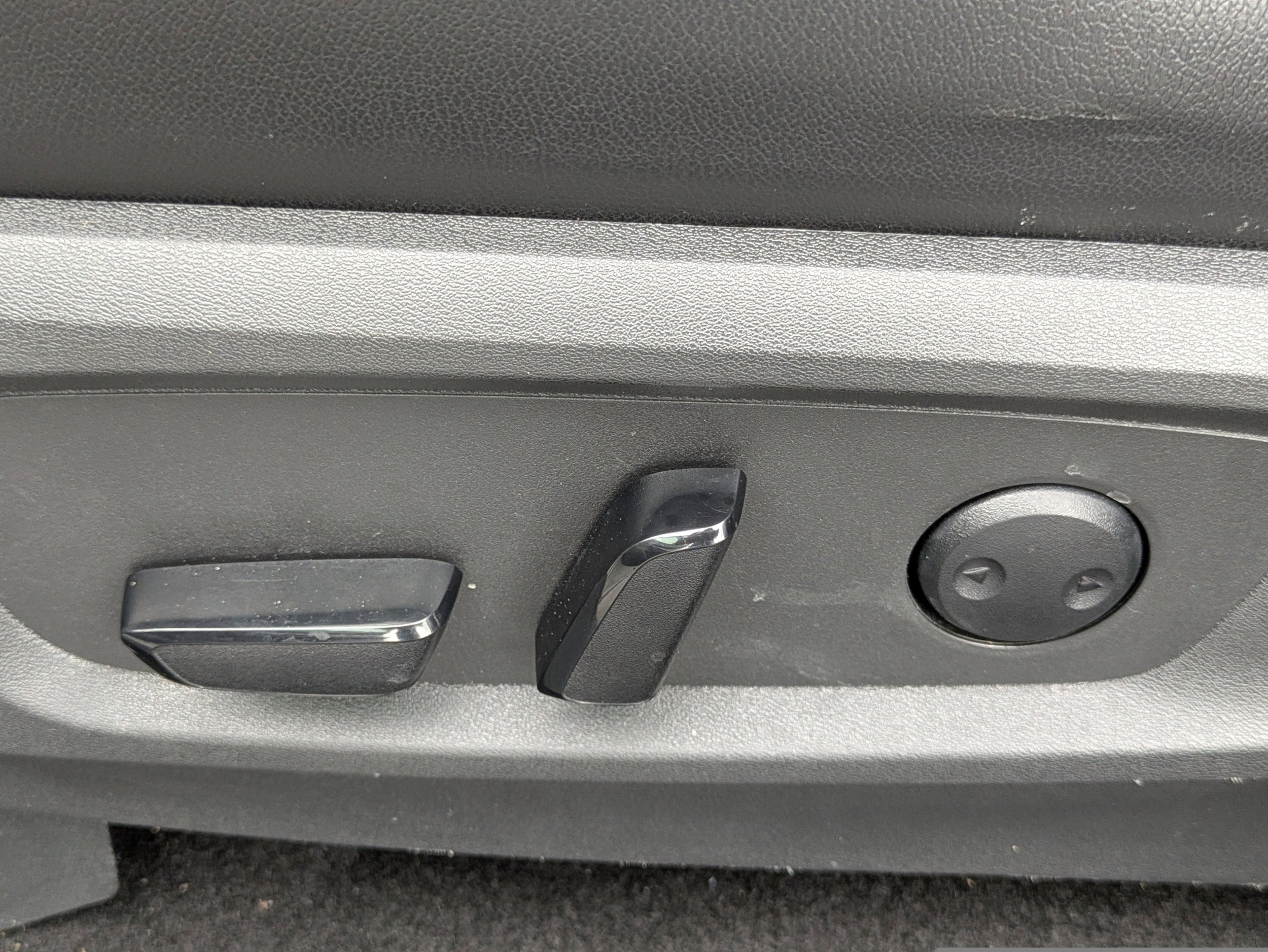 Used 2022 Nissan Pathfinder SL FWD image 17