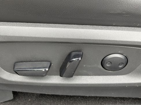 Used 2022 Nissan Pathfinder SL FWD image 17