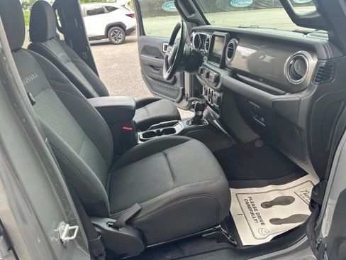 Used 2020 Jeep Wrangler Unlimited Sahara AWD/4WD image 20
