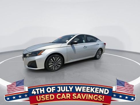 Used 2024 Nissan Altima 2.5 SV FWD image 4