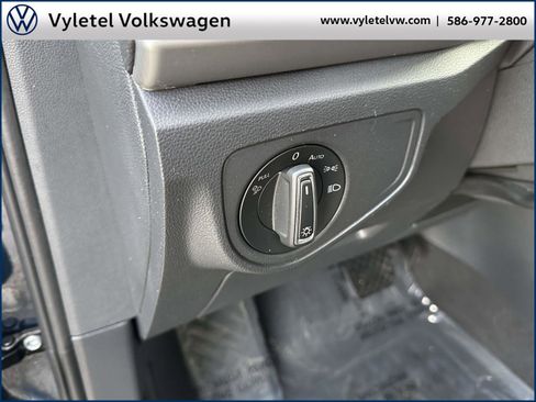 Certified 2023 Volkswagen Atlas Cross Sport SE image 20