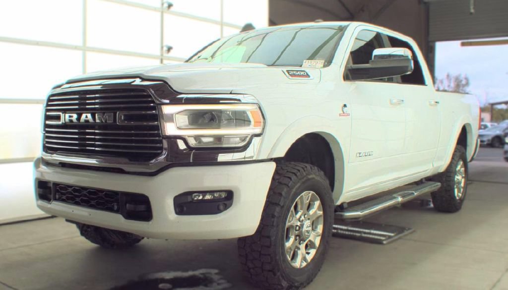 Used 2022 RAM 2500 Laramie AWD/4WD image 1