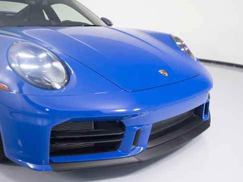 Certified 2025 Porsche 911 Carrera RWD image 48