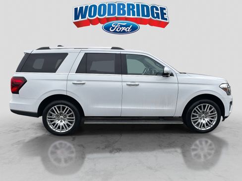 Used 2024 Ford Expedition Limited image 3