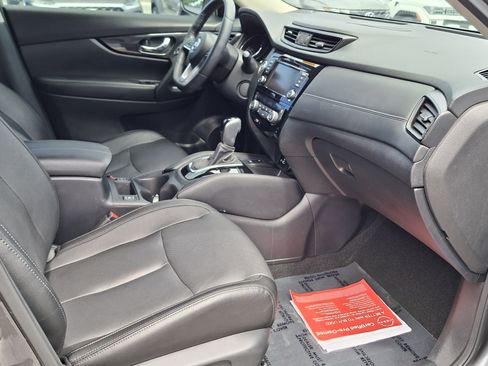 Used 2020 Nissan Rogue SL FWD image 22