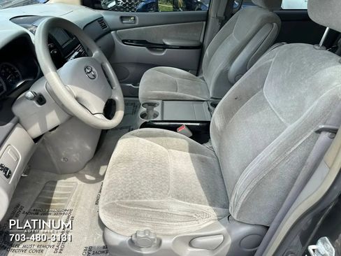 Used 2004 Toyota Sienna CE FWD image 13