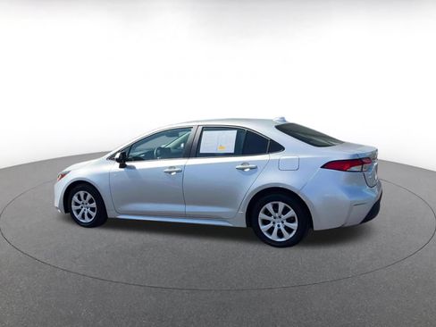 Used 2025 Toyota Corolla LE FWD image 9