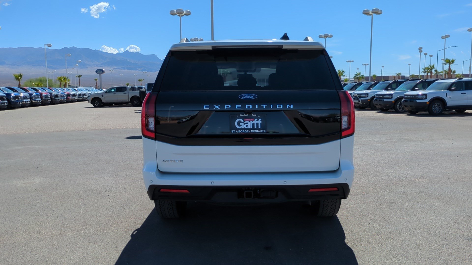 Used 2025 Ford Expedition Active RWD image 7