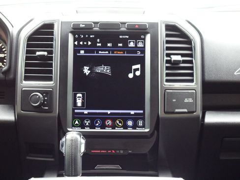 Used 2016 Ford F150 XLT w/ Equipment Group 302A Luxury AWD/4WD image 18