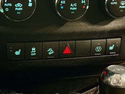 Used 2015 Jeep Wrangler Unlimited Rubicon w/ Dual Top Group image 18