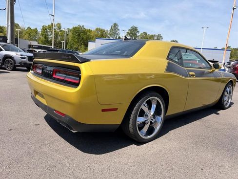 Used 2021 Dodge Challenger R/T Scat Pack w/ T/A Package RWD image 13