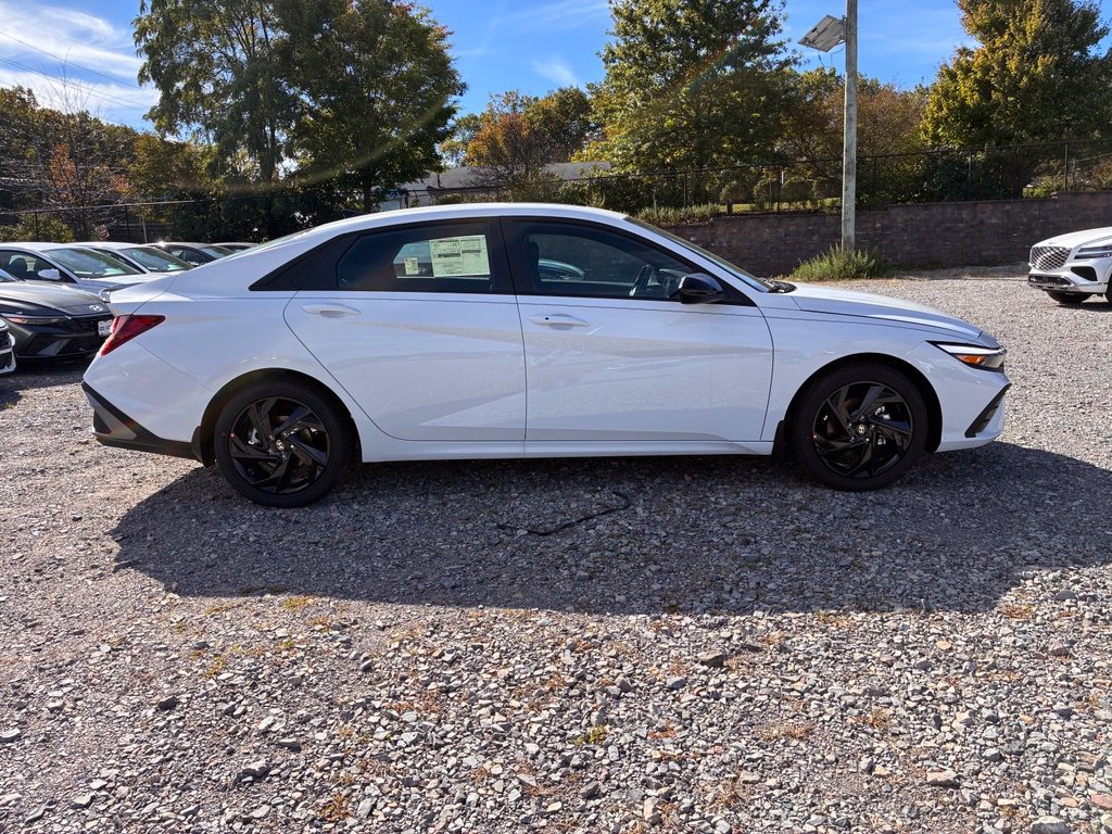New 2026 Hyundai Elantra SEL Sport FWD image 8
