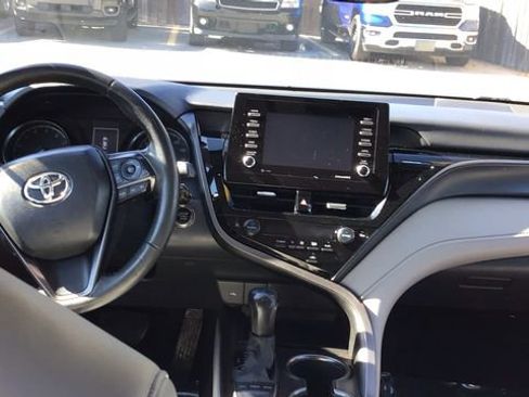 Used 2022 Toyota Camry SE image 15