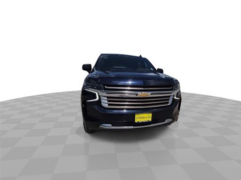 Used 2023 Chevrolet Suburban High Country AWD/4WD image 3