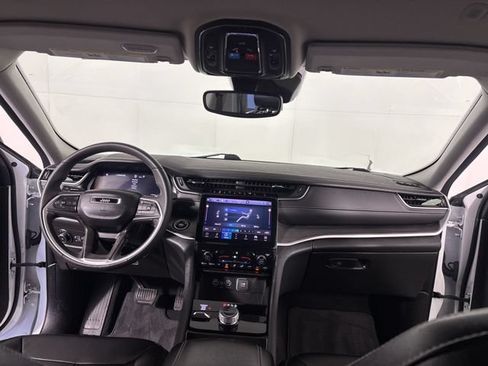Used 2023 Jeep Grand Cherokee Limited AWD/4WD image 32