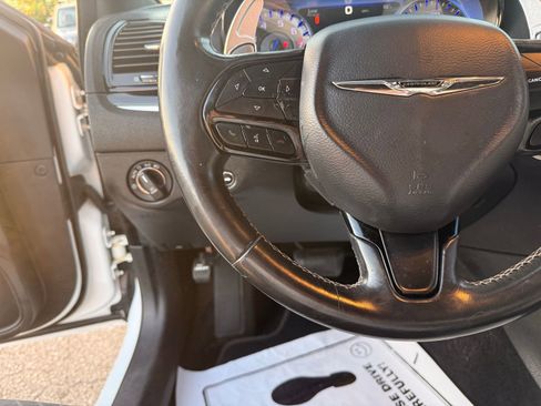 Used 2018 Chrysler 300 S RWD image 18