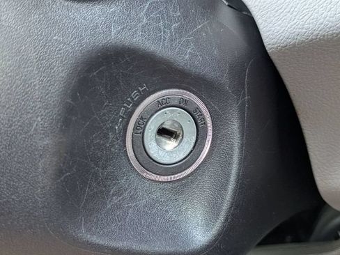 Used 2019 Toyota Sienna LE FWD image 32