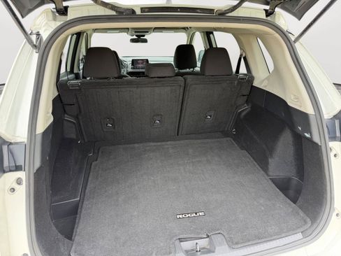 Used 2024 Nissan Rogue S FWD image 23