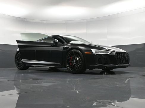 Used 2018 Audi R8 V10 w/ 20" Wheel Package RWD image 33