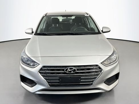 Used 2019 Hyundai Accent SE FWD image 2