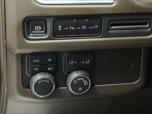 Used 2021 Chevrolet Tahoe LT image 28