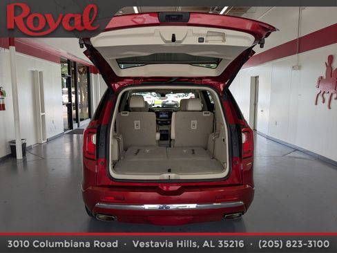 Used 2021 GMC Acadia Denali w/ Denali Ultimate Package AWD/4WD image 14