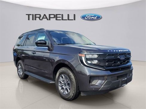 New 2025 Ford Expedition Active image 5