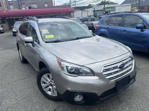Used 2016 Subaru Outback 2.5i Premium AWD/4WD image 3