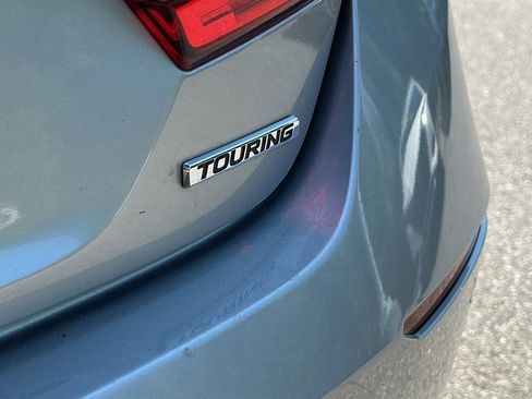 Used 2018 Honda Accord Touring image 11