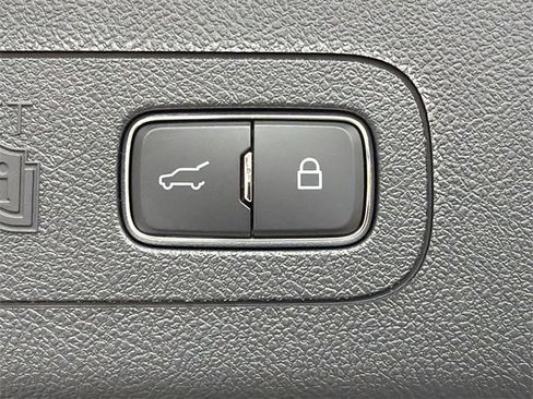 Used 2025 Lincoln Aviator 2WD w/ Equipment Group 101A image 19