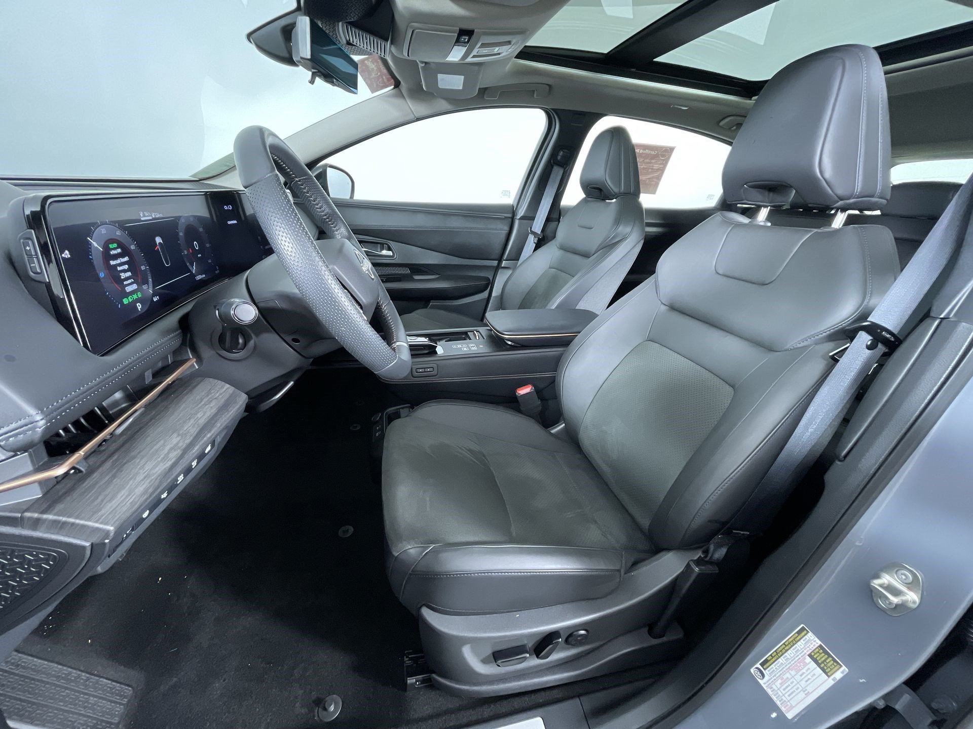 Certified 2024 Nissan Ariya AWD image 14