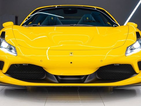 Used 2021 Ferrari F8 Tributo Spider image 2