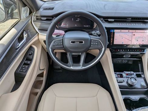 New 2026 Jeep Grand Cherokee Limited AWD/4WD image 15