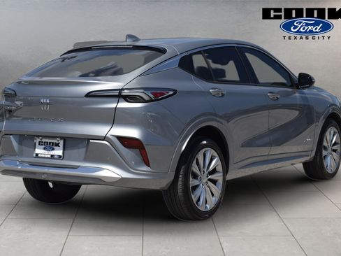Used 2025 Buick Envista Avenir FWD image 3